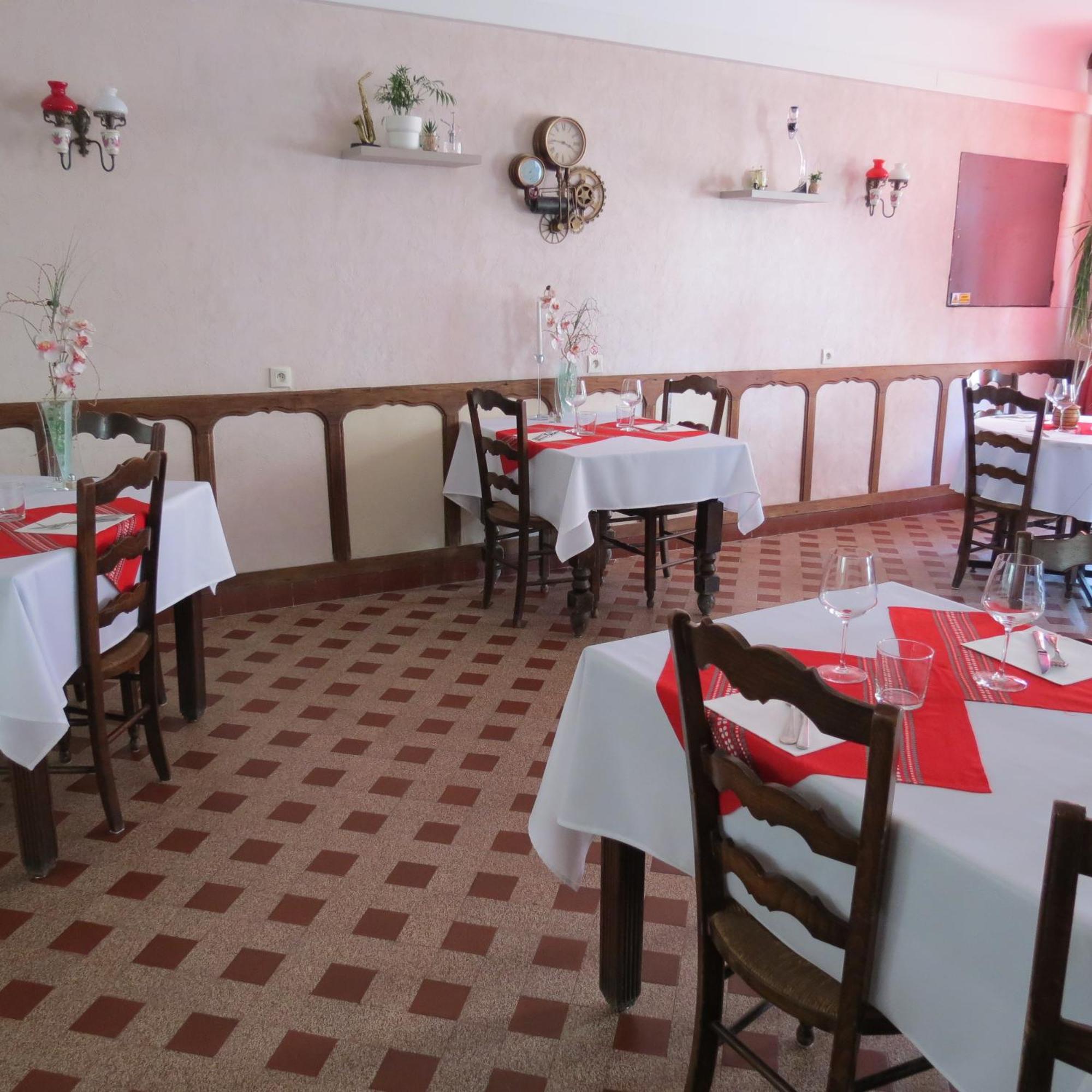 Hotel Au Petit Bearn ซาลีส์-เดอ-เบอาร์น ภายนอก รูปภาพ