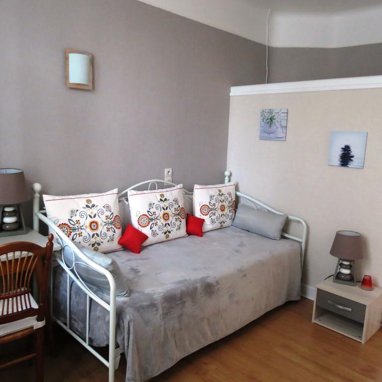 Hotel Au Petit Bearn ซาลีส์-เดอ-เบอาร์น ภายนอก รูปภาพ
